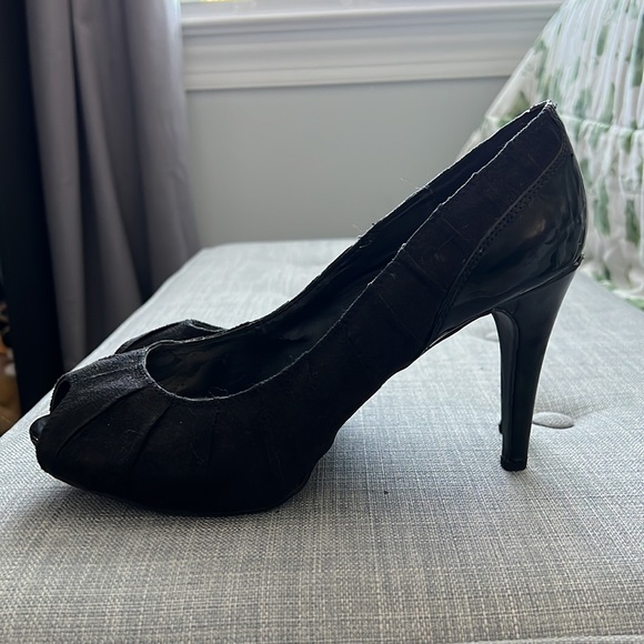 Women’s Black Heels | Size 8.5 - Picture 2 of 6